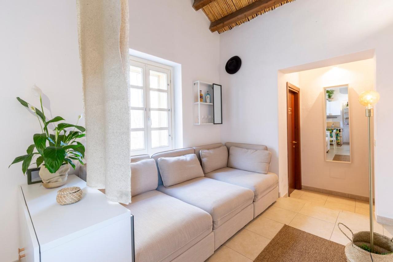 شقة Castello Attic Sunset Terrace كالياري المظهر الخارجي الصورة